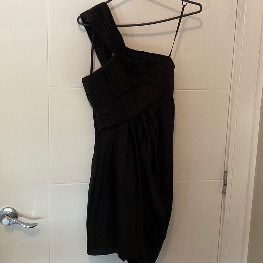 BCBG size 0 black One shoulder dress